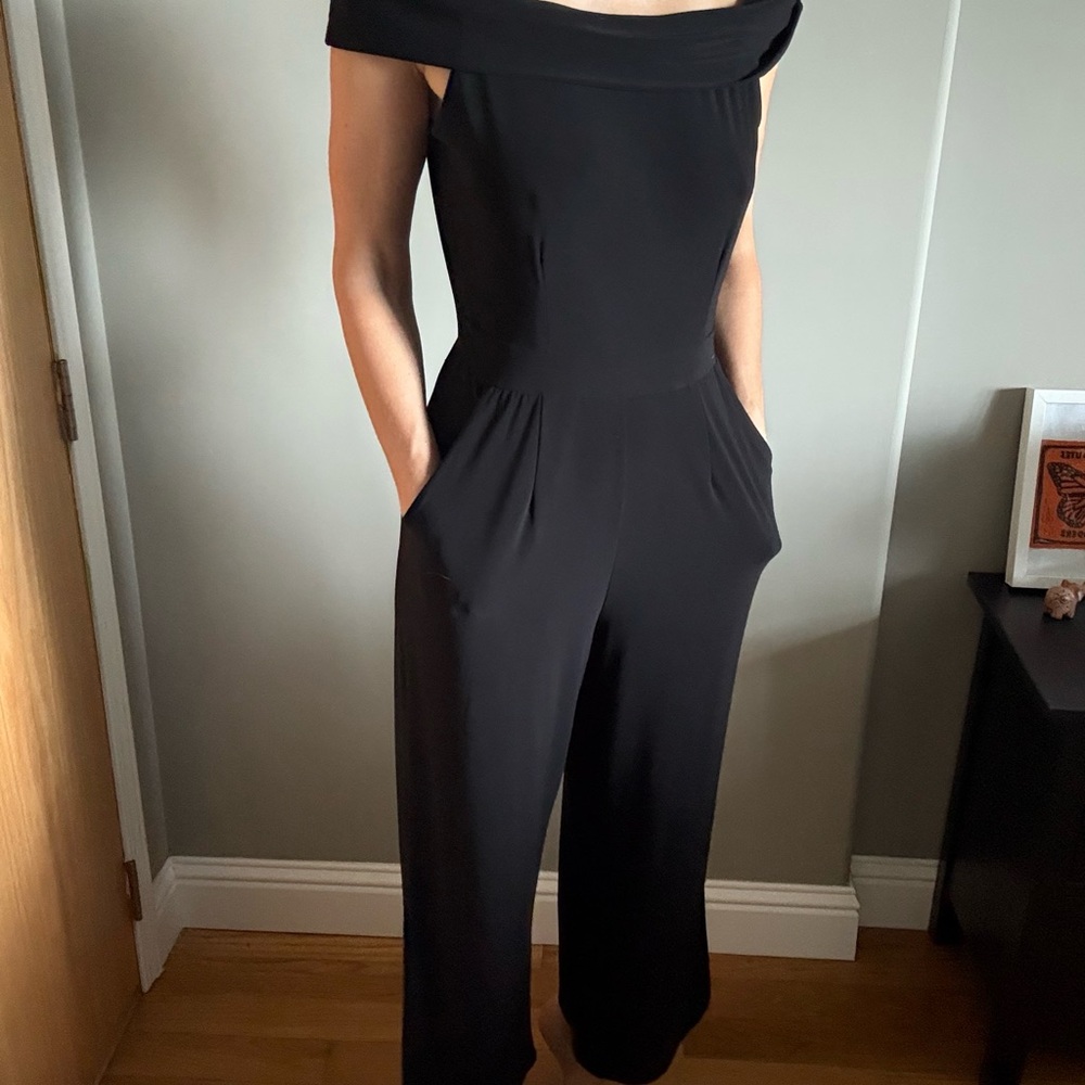 Off-Shoulder Black Wide-Leg Jumpsuit with Pockets - Picture 6 of 9